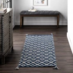 NuLOOM Quinn Flatweave Corner Tassel Area Rug