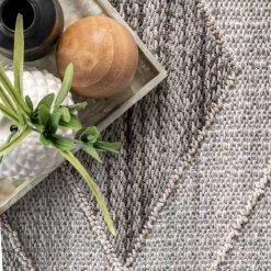 NuLOOM New Arrivals Lavera Geometric Elevated Diamonds Area Rug