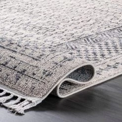 NuLOOM New Arrivals Claudia Diamond Tassel Area Rug