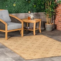 NuLOOM New Arrivals Dana Aztec Emblem Indoor/Outdoor Area Rug