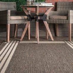 NuLOOM Gigi Striped Border Indoor/Outdoor Area Rug