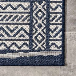 NuLOOM Abbey Tribal Striped Indoor/Outdoor Area Rug