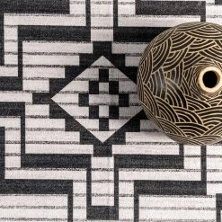 NuLOOM Tashia Modern Geometric Machine Washable Area Rug