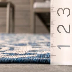 NuLOOM New Arrivals Lane Elegant Medallion Indoor/Outdoor Area Rug